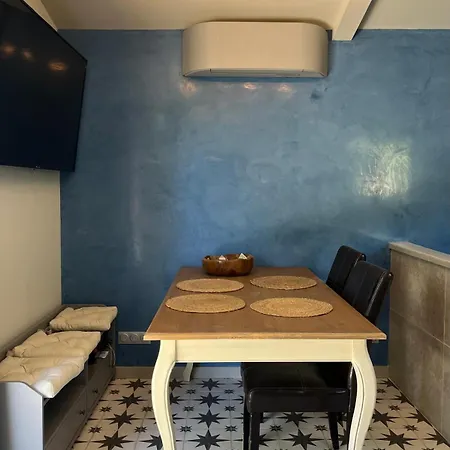 Holiday home Maisonnette Climatisee